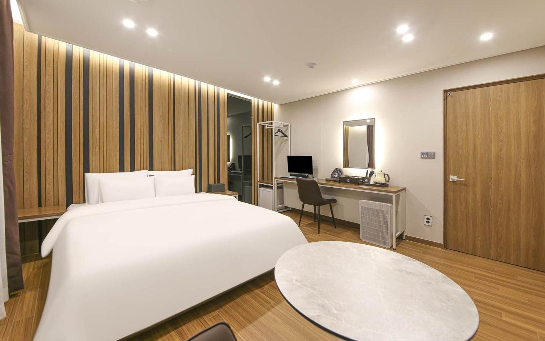 Brown Dot Hotel Sinan Gwangju Metropolitan City Eksteriør bilde